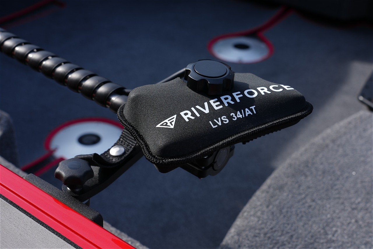 Защитный неопреновый чехол для датчика Garmin/Lowrance LVS 34/AT Riverforce  от прозводителя 
